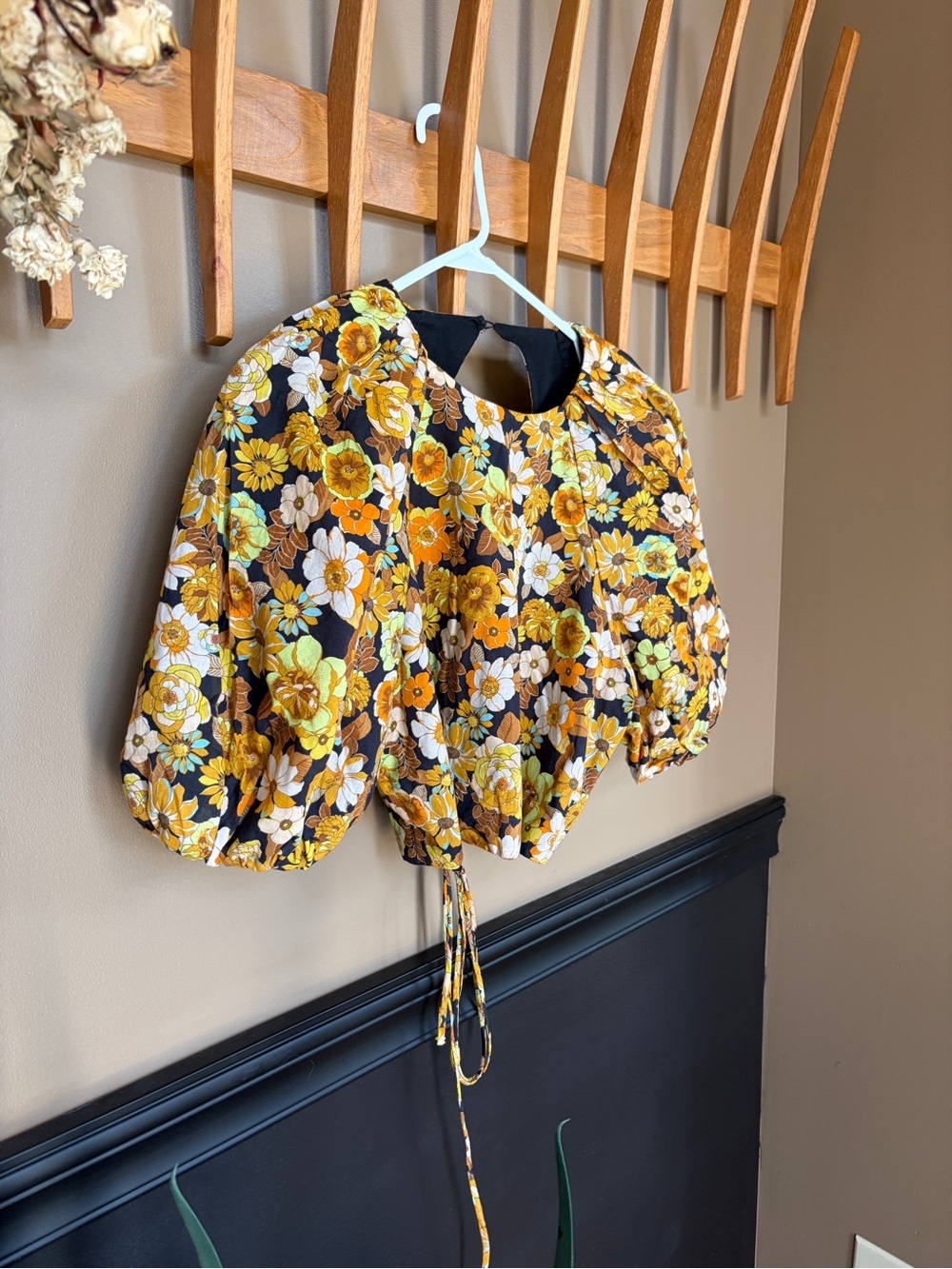 Top Shop Floral Puff Sleeve Crop Top in Yellow and Black Size 8 - Picture 2 of 6